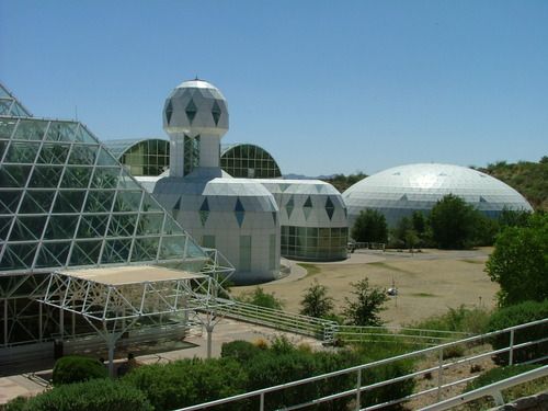 http://commons.wikimedia.org/wiki/File:Biosphere\_2\_Habitat\_\%26\_Lung\_2009-05-10.jpg